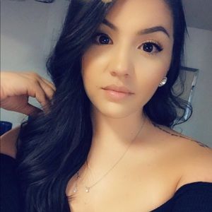 Meet your Posher, Cinthia